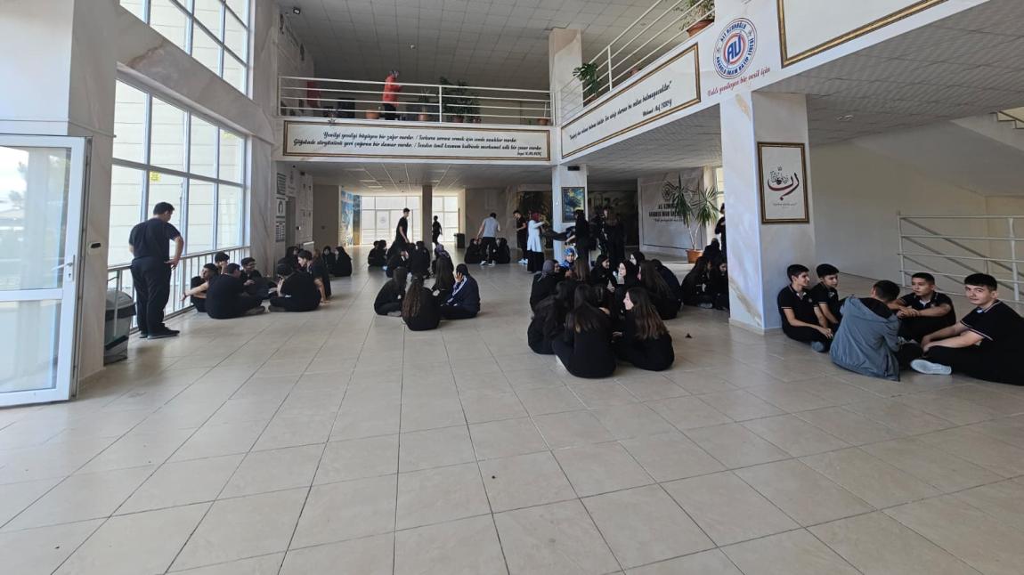 "Uçurtmalar Vurulmasın, Gökyüzü Çocuklara Kalsın": Okulumuzdan Gazzeli Çocuklara Anlamlı Destek